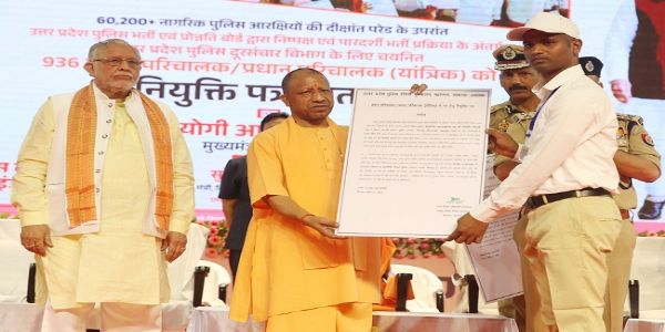 मुख्यमंत्री योगी ने की बड़ी घोषणा, कहा —इसी वर्ष पुलिस में एक लाख नई भर्तियां होंगी