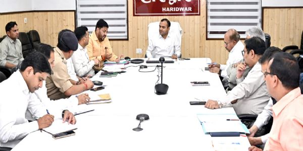 शिवालिक नगर में हाईटेक शौचालय और प्लास्टिक पर रोक का निर्णय