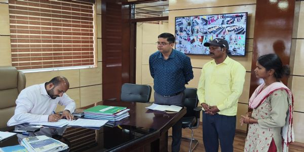 जनता दरबार में डीसी ने सुनी समस्याएं, अधिकारियों को दिए निर्देश