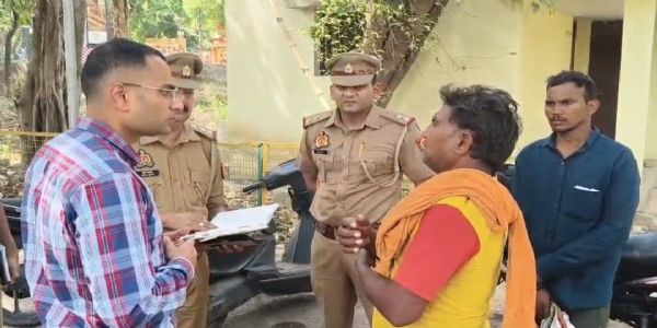 मायके में रह रही महिला ने दो बेटियों के साथ की आत्महत्या