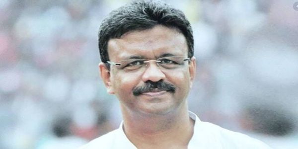 कोलकाता में मेयर फिरहाद हकीम के घर देर रात पहुंचे केंद्रीय बल, लगाया धमकाने का आरोप