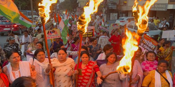 आक्रोश मशाल यात्रा में महिलाओं ने किया इंडी गठबंधन का विरोध