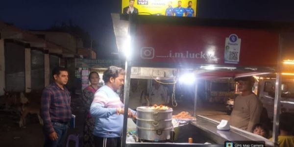 सूरजपुर : खाद्य सुरक्षा अभियान तेज, सूरजपुर में अपंजीकृत दुकानों पर की गई कार्रवाई