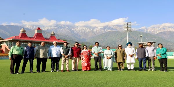 अनुराग ठाकुर के साथ पीएसी कमेटी के सांसदों ने निहारा एचपीसीए स्टेडियम