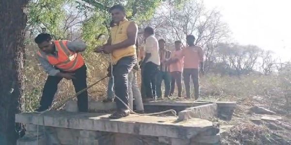 भदेसर के जंगल में कुएं से मिला सड़ा-गला शव, लापता पप्पू भील का होने की आशंका