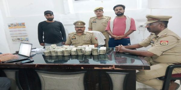 फिरोजाबाद पुलिस ने 39 लाख की नकदी पकड़ी, एटा के दो युवक हिरासत में