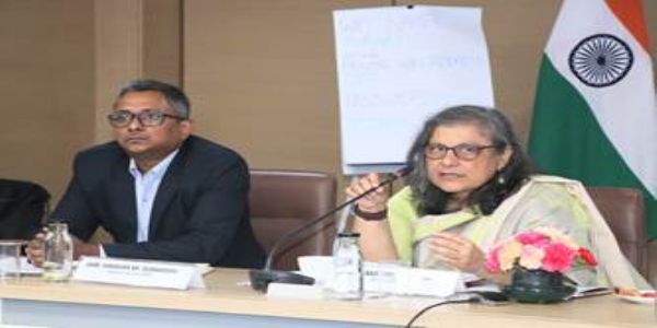 एमएसडीई की सचिव देबाश्री मुखर्जी कार्यशाला को संबोधित करते हुए