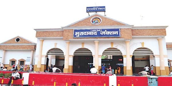 मुरादाबाद रेलवे स्टेशन पर चला विशेष जांच अभियान, खानपान की गुणवत्ता की चेक