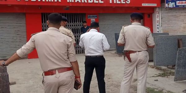 मोतिहारी में ATM काटकर लाखों की चोरी, रात्रि गश्ती में तैनात पुलिसकर्मी सस्पेंड