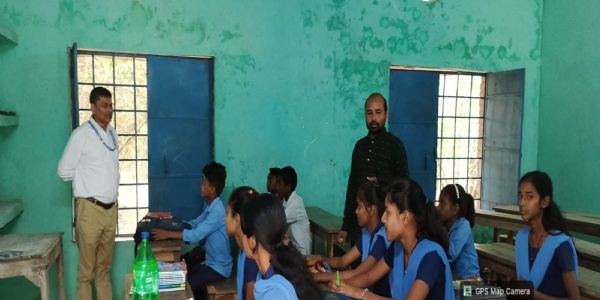 स्कूल में साफ-सफाई पर ध्यान नहीं देने वाले एचएम पर होगी कार्रवाई :डीईओ