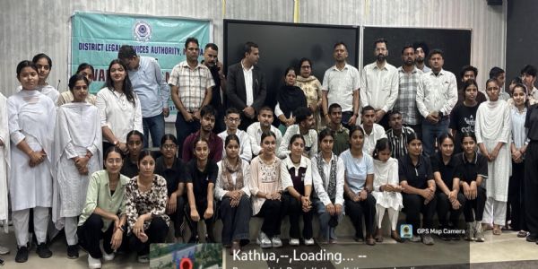 छात्रों को नशे पर कानून सामाजिक और स्वास्थ्य संबंधी दुष्प्रभावों की जानकारी दी