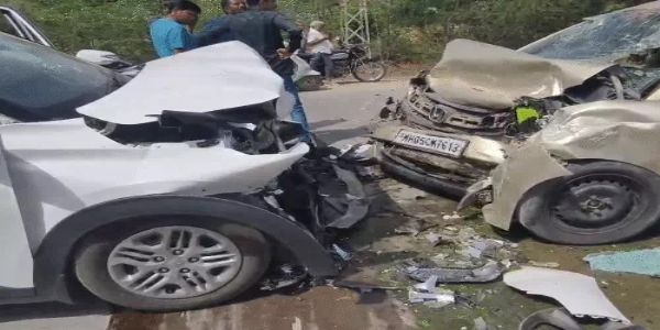 नेशनल हाईवे-325 पर दो कारों की आमने-सामने भिड़ंत में दो की मौत, आठ घायल