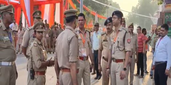 प्रधानमंत्री मोदी कुछ ही देर में श्री काशी विश्वनाथ मंदिर में करेंगे दर्शन,पुलिस अलर्ट