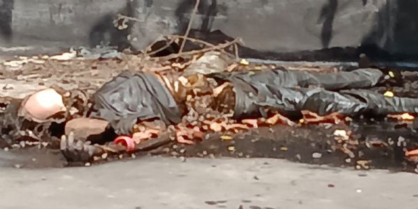 जबलपुरः जीआरपी के पुराने जर्जर भवन की छत पर मिला युवक का शव