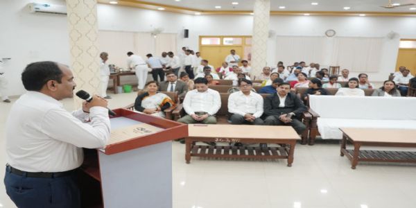 जौनपुर में अधिकार मित्रों को दिया गया प्रशिक्षण कार्यक्रम , अंतिम व्यक्ति तक न्याय पहुंचाने पर जोर