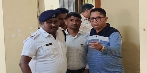 कालियाचक मामले का आरोपित मोफक्केरुल बागडोगरा एयरपोर्ट से गिरफ्तार