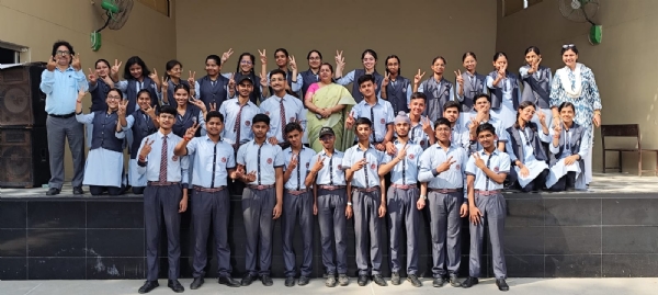 छात्राओं का ग्रुप छायाचित्र
