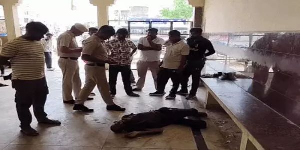 नारनौलः बस स्टैण्ड पर मिला शव, पुलिस जांच में जुटी