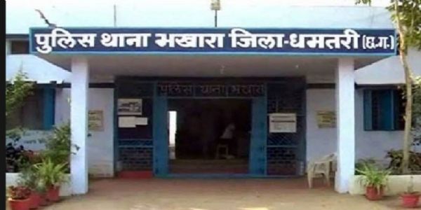 सड़क दुर्घटना में पति की मौत, पत्नी घायल