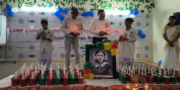 नर्सिंग कॉलेज में लैंप लाइटिंग-ओथ टेकिंग समारोह आयोजित