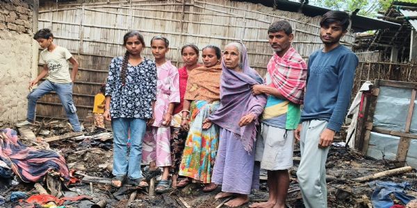 शार्ट सर्किट ने छीनीं गरीब पिता की खुशियां, बेटी की शादी के लिए जुटाए गहने और नगदी जलकर खाक