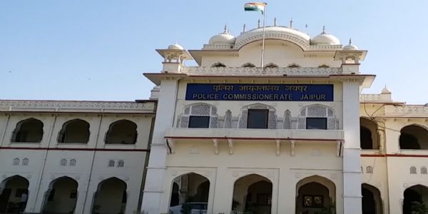 बस में गांजा तस्करी करते दो तस्कर गिरफ्तार: छह किलो से अधिक गांजा बरामद