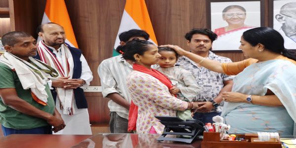 मुख्यमंत्री ने पांडव कुमार के परिवार को हर संभव मदद का दिया भरोसा