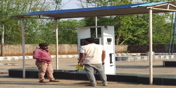 बलरामपुर : पेट्रोल-डीजल की कालाबाजारी पर प्रशासन सख्त, अवैध बिक्री पर कार्रवाई तेज