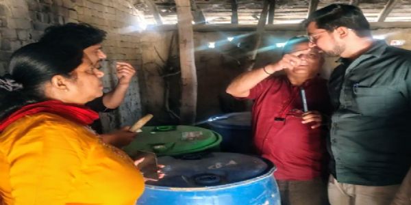 अवैध पेट्रोल डीजल भण्डारण की सूचना पर छापेमारी,14 ड्रम ईंधन बरामद