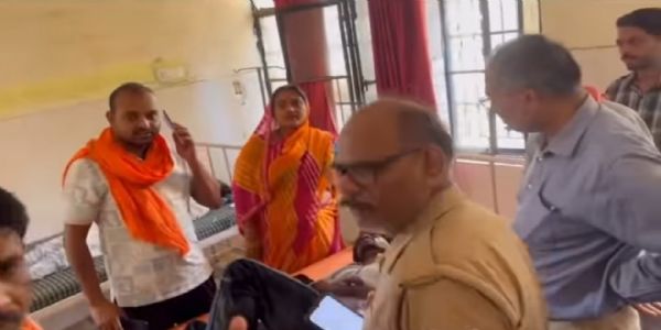 देवरिया : सड़क हादसे में मोटर साइकिल सवार एक युवक की मौत, दूसरा घायल