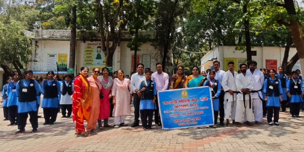 मारवाड़ी महिला मंच ने छात्राओं को सिखाए आत्मरक्षा के गुर