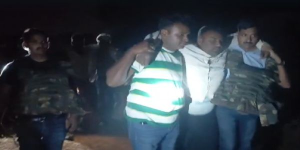 पुलिस मुठभेड़ में दो गौ-तस्कर घायल, 45 गोवंश बरामद