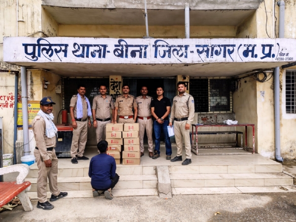 सागर पुलिस का अवैध शराब के विरुद्ध विशेष अभियान; खिमलासा बायपास पर घेराबंदी कर आरोपी को दबोचा