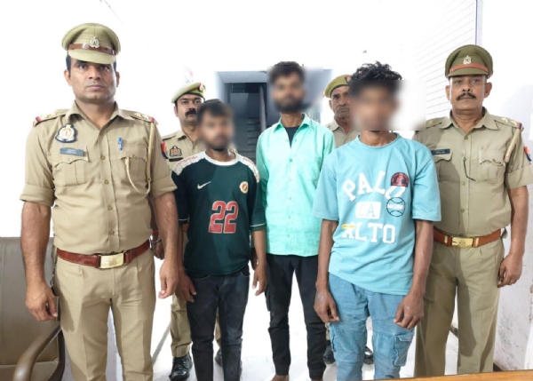 मुठभेड़ के बाद दबोचे लूट के चार आरोपी मुठभेड़ के बाद दबोचे लूट के चार आरोपी