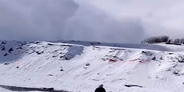 अटल टनल के नॉर्थ पोर्टल के पास आया ग्लेशियर, पर्यटक सुरक्षित