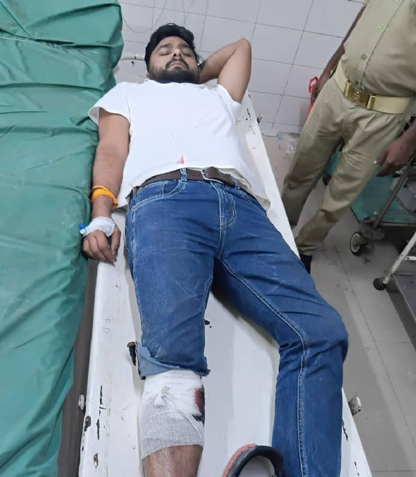 पुलिस मुठभेड़ में घायल अपराधी हॉस्पिटल में उपचार के दौरान