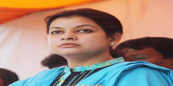 चुनाव 26 : मालतीपुर से कांग्रेस उम्मीदवार मौसम बेनज़ीर नूर ने भरा नामांकन