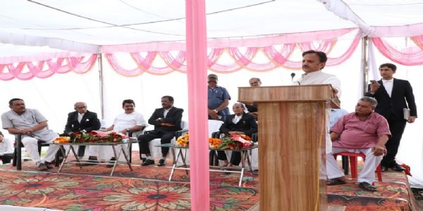 रीवाः जिला न्यायालय परिसर में स्वच्छ पेयजल आपूर्ति कार्य का उप मुख्यमंत्री शुक्ल ने किया भूमि पूजन