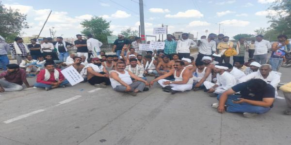 श्योपुरः ओलावृष्टि के बाद कांग्रेस ने निकाली न्याय यात्रा, मुआवजे की मांग को लेकर लगाया जाम