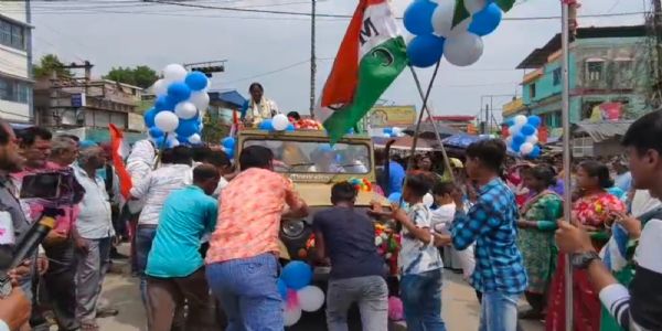 नामांकन के दिन रास्ते में खराब हुई गाड़ी, पैदल पहुंचीं तृणमूल उम्मीदवार मीता बाग