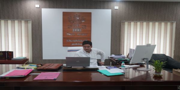 डीएम का आरटीपीएस के कार्यों की समीक्षा, लंबित आवेदनों के त्वरित निष्पादन का निर्देश