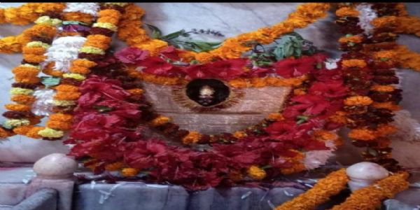 गड़बड़ा धाम में उमड़ी आस्था, 10 हजार श्रद्धालुओं ने टेका माथा