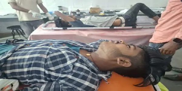 बलरामपुर : आमने-सामने भिड़ीं दो माेटरसाइकिल, प्रधान पाठक की मौके पर मौत, तीन घायल