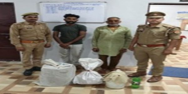 अबैध कच्ची शराब पर पुलिस का छापा, बाप-बेटे गिरफ्तार