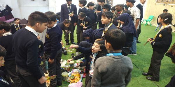 जश्न-ए-बहार कला कार्यशाला में विद्यार्थियों ने दिखाई रचनात्मकता, कलाकारों ने दिए टिप्स