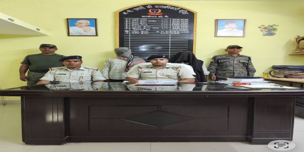 पुलिस ने दो ब्राउन शुगर तस्कराें को किया गिरफ्तार