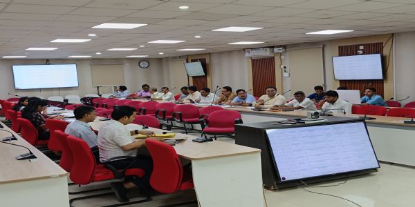 जिलाधिकारी ने सरकारी भूमि के लैंड बैंक को अद्यतन करने का दिया आदेश