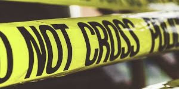 प्रेमी संग भागी पत्नी की पति ने की पुलिस की मौजूदगी में चाकू मारकर हत्या