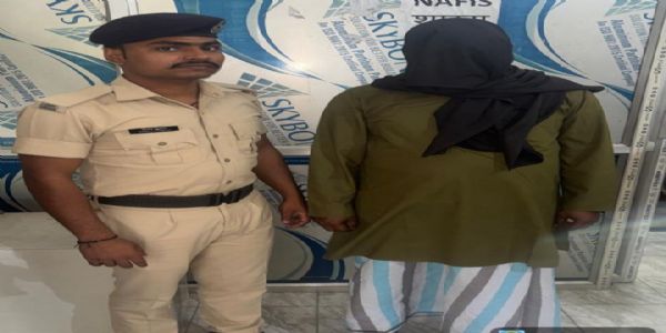 किशनगंज में फर्जी आधार कार्ड बनाने वाले अंतरराज्यीय गिरोह पर कार्रवाई, एक और आरोपित गिरफ्तार