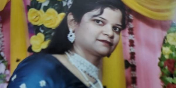 तलाकशुदा महिला ने फांसी लगा कर जान दी